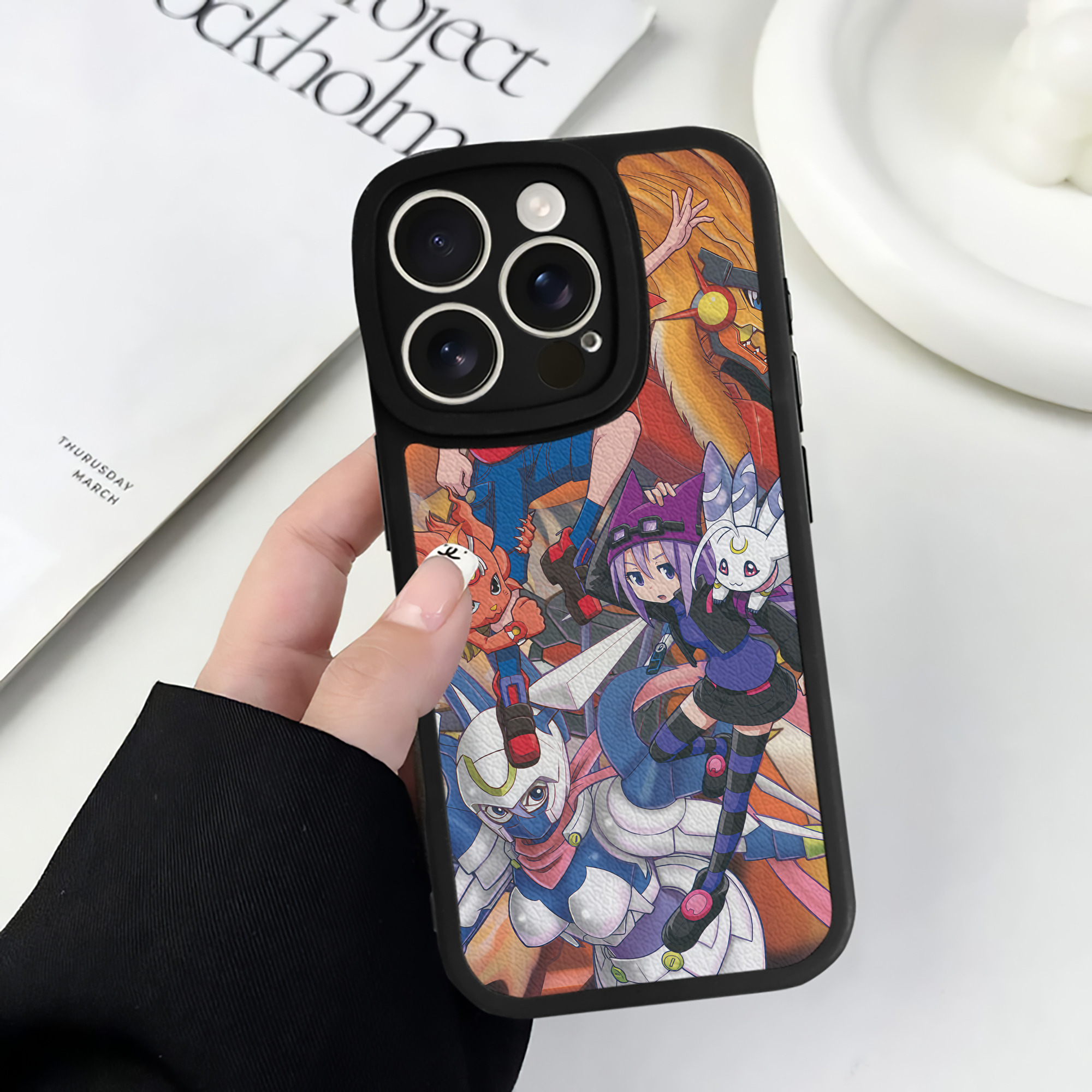 （画像用） Digimon デジタルモンスター/デジモン 【iPhone 16シリーズ対応】シリコンスマホケース（レザー調） 材質：シリコン